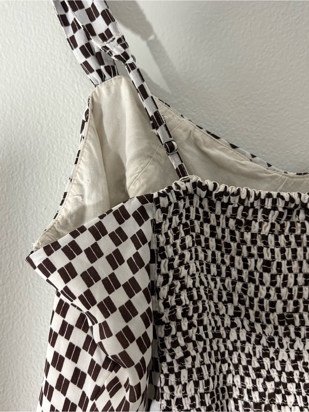 Abercrombie & Fitch brown checkered print cropped tank top (large) - Picture 3 of 5